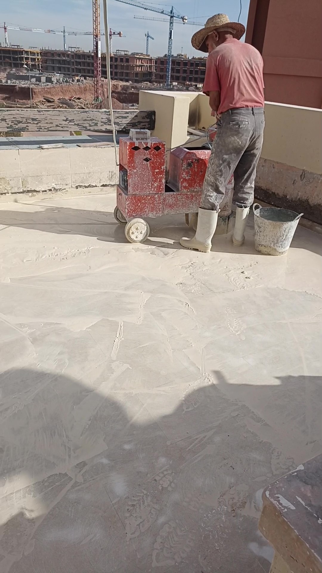 Pierre de Tazza avec finition aspect vieilli